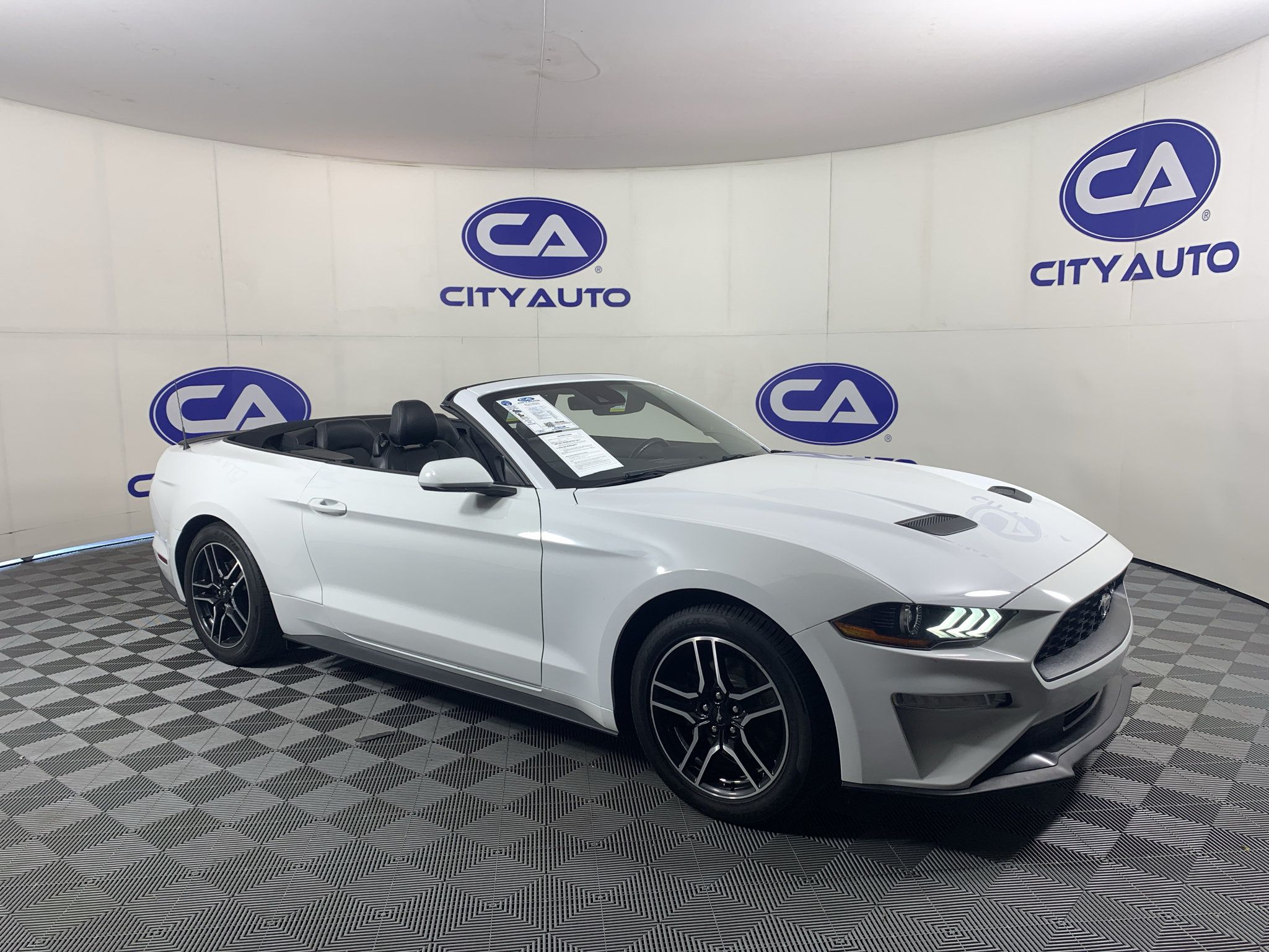 Used 2022 Ford Mustang Premium RWD image 2