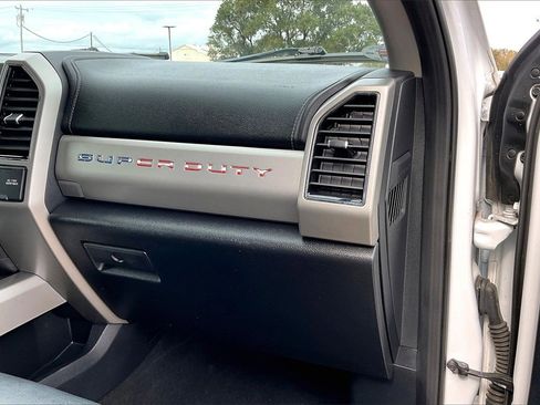 Certified 2020 Ford F250 Lariat w/ Lariat Value Package image 23