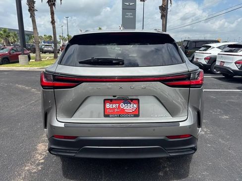 Used 2025 Lexus NX 250 FWD w/ Accessory Package (2T) image 5