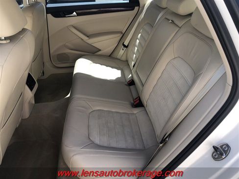 Used 2013 Volkswagen Passat TDI SEL Premium FWD image 18