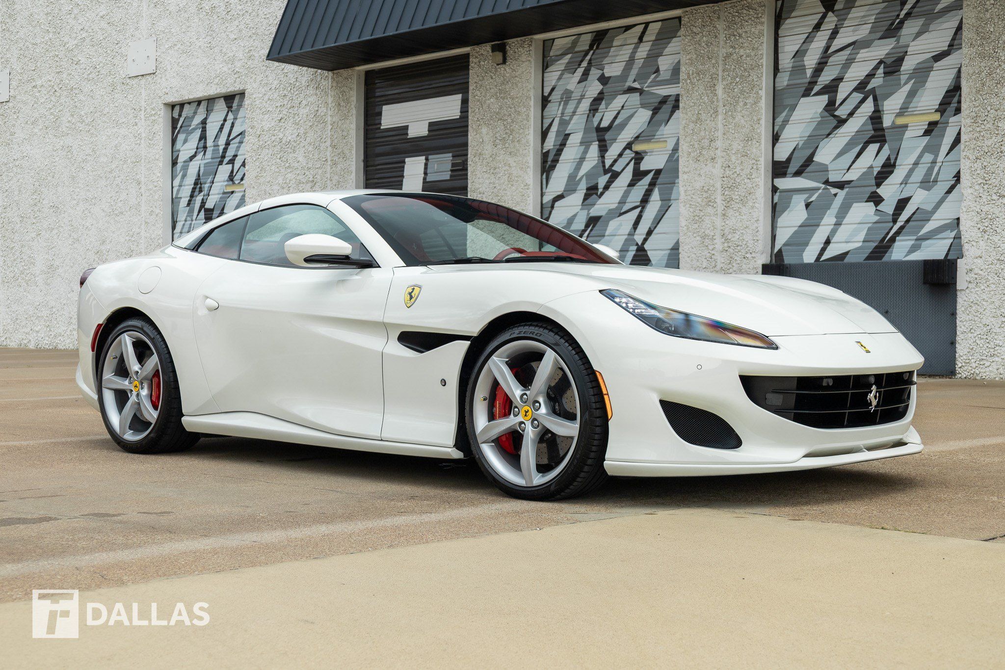 Used 2019 Ferrari Portofino RWD image 18