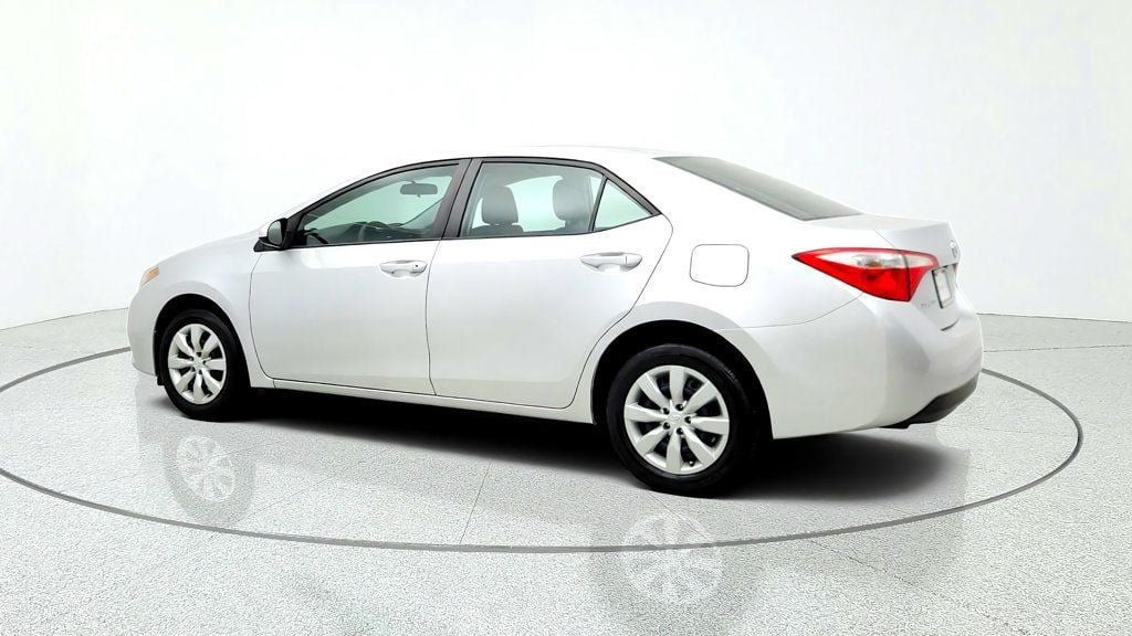Used 2016 Toyota Corolla LE FWD image 7