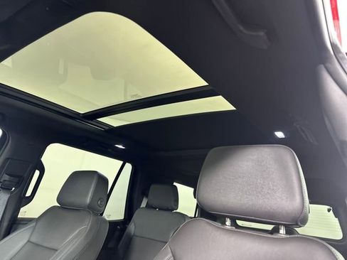 Used 2023 Chevrolet Tahoe Z71 w/ Luxury Package image 12