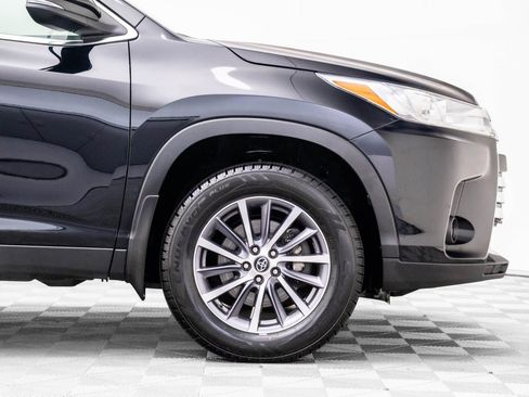 Used 2019 Toyota Highlander SE image 31