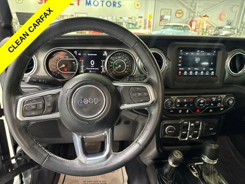 Used 2021 Jeep Wrangler Unlimited Sahara w/ Cold Weather Group AWD/4WD image 16