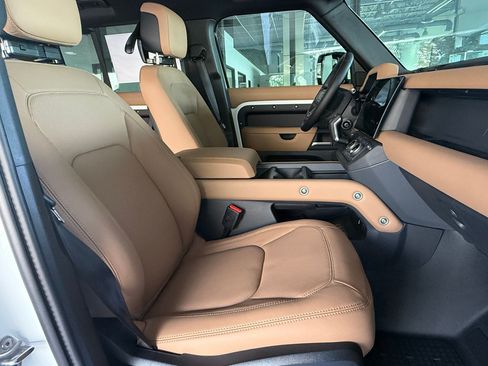 New 2026 Land Rover Defender 110 X-Dynamic SE AWD/4WD image 22