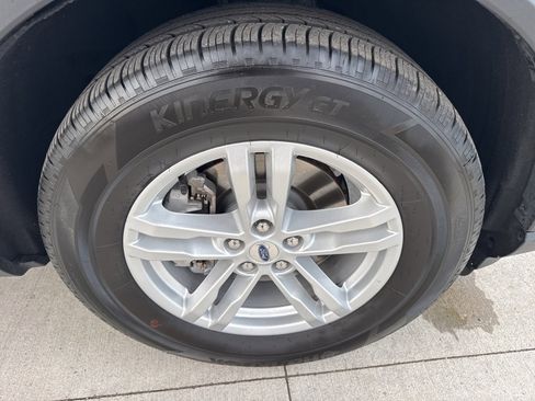 Certified 2023 Ford Explorer XLT w/ Equipment Group 202A image 22