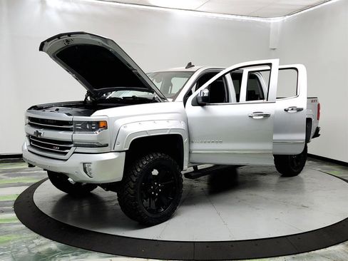 Used 2017 Chevrolet Silverado 1500 LTZ Z71 w/ LTZ Plus Package image 9