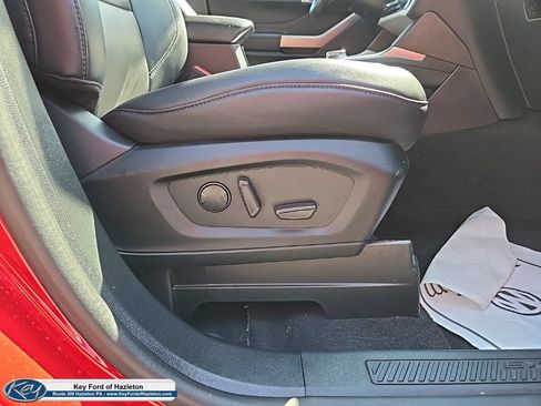 Used 2024 Ford Explorer XLT w/ Equipment Group 202A AWD/4WD image 22