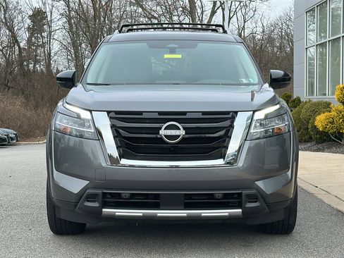 Certified 2023 Nissan Pathfinder SL image 3