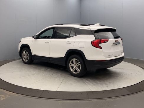 Used 2020 GMC Terrain SLE w/ Driver Convenience Package AWD/4WD image 3