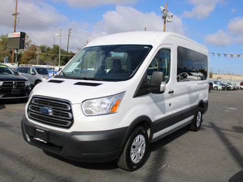 Used 2017 Ford Transit 150 XLT image 3