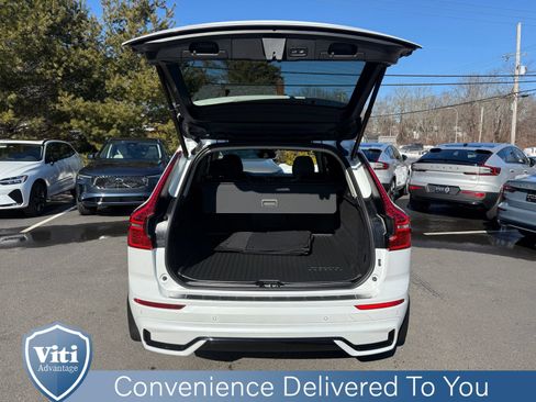 Certified 2023 Volvo XC60 B5 Ultimate w/ Climate Package image 23