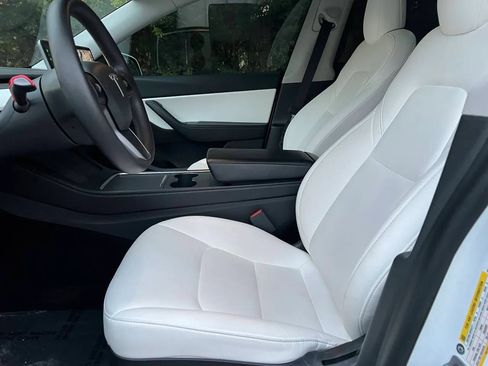 Used 2021 Tesla Model Y Performance image 31