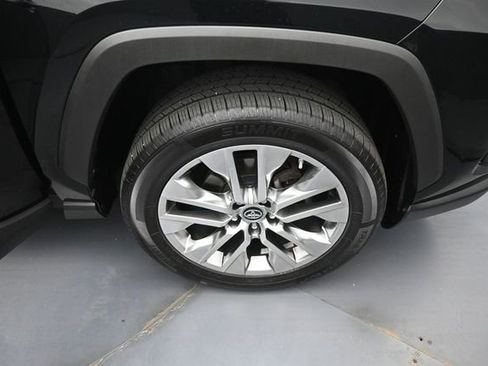 Used 2019 Toyota RAV4 XLE Premium w/ Cold Weather Package AWD/4WD image 33