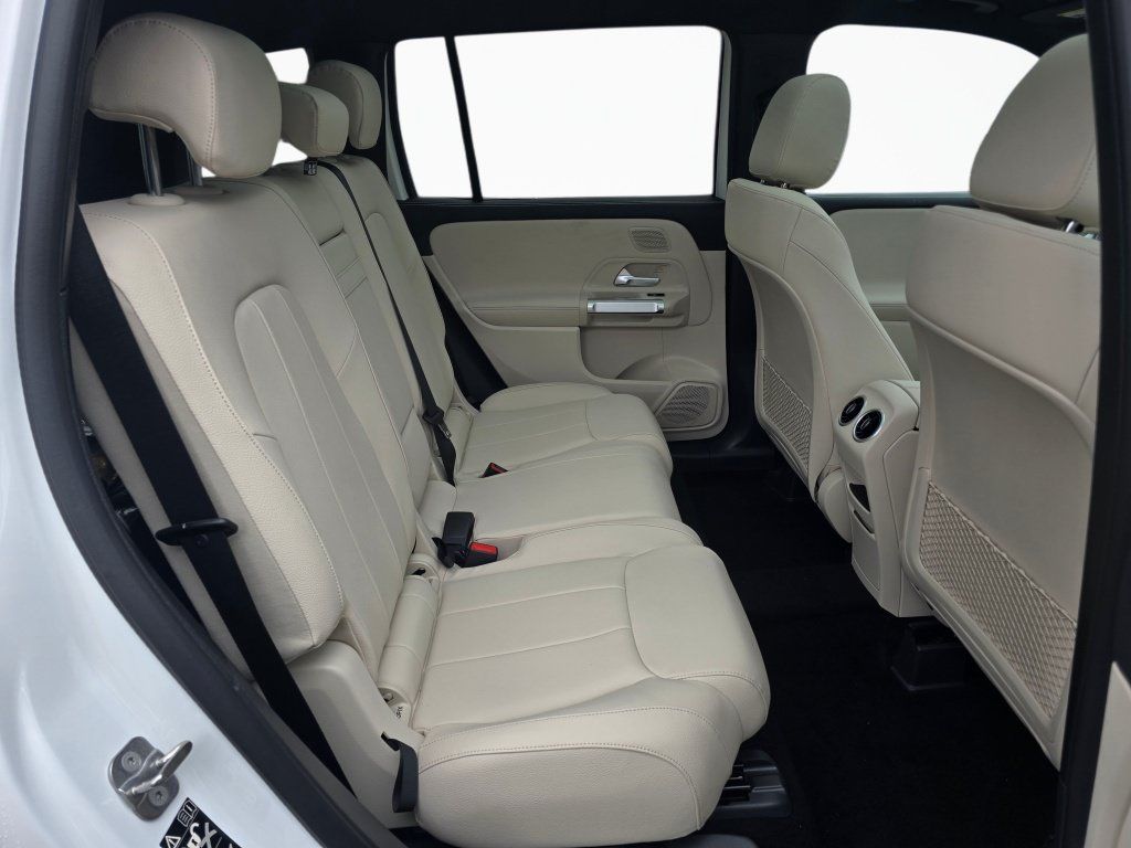 New 2026 Mercedes-Benz GLB 250 4MATIC image 21