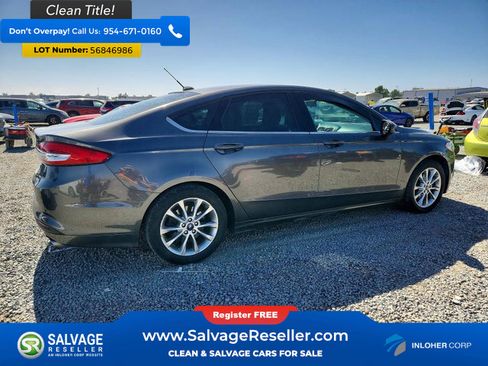 Used 2017 Ford Fusion SE w/ Fusion SE Technology Package FWD image 4