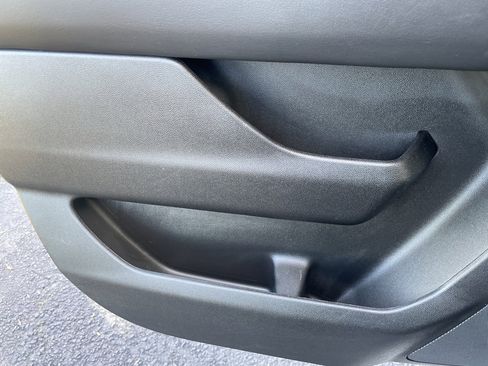 Used 2025 Chevrolet Suburban Z71 image 43