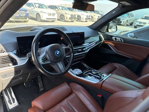 Used 2024 BMW X5 xDrive50e w/ Executive Package AWD/4WD image 3