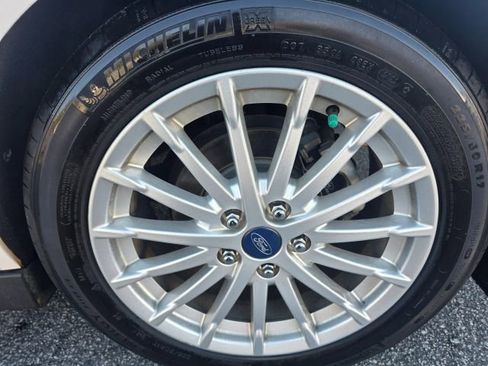 Used 2013 Ford C-MAX SEL image 10