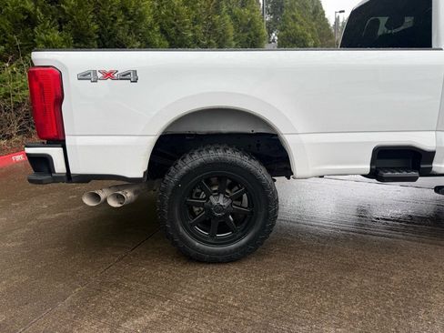 Used 2024 Ford F350 XLT image 17