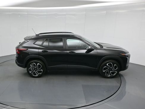 Used 2024 Chevrolet Trax RS w/ Sunroof Package FWD image 38