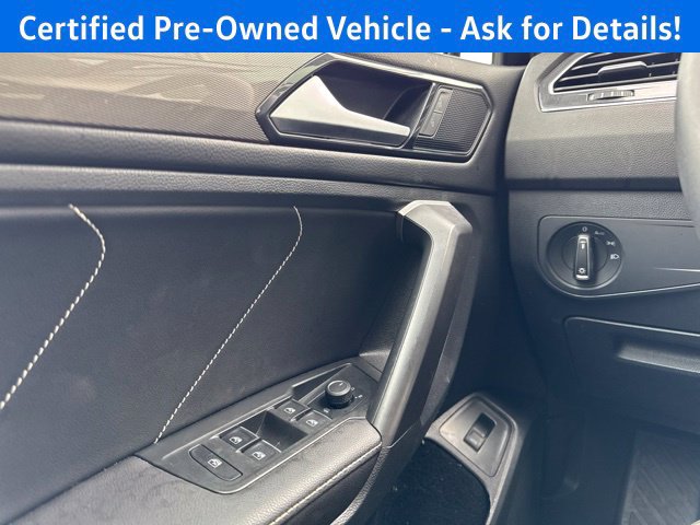 Certified 2024 Volkswagen Tiguan SE w/ Panoramic Sunroof Package AWD/4WD image 17