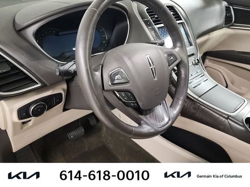 Used 2018 Lincoln MKX Reserve w/ Driver Assistance Package image 18