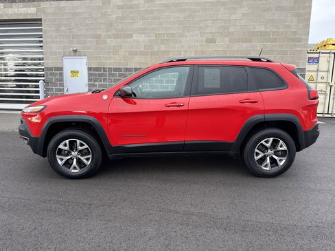 Used 2017 Jeep Cherokee Trailhawk w/ Comfort/Convenience Group image 3