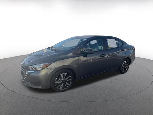 Used 2025 Nissan Versa SV FWD image 8