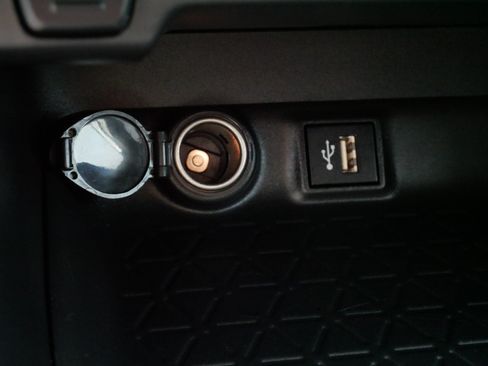 Certified 2025 Toyota RAV4 XLE AWD/4WD image 29