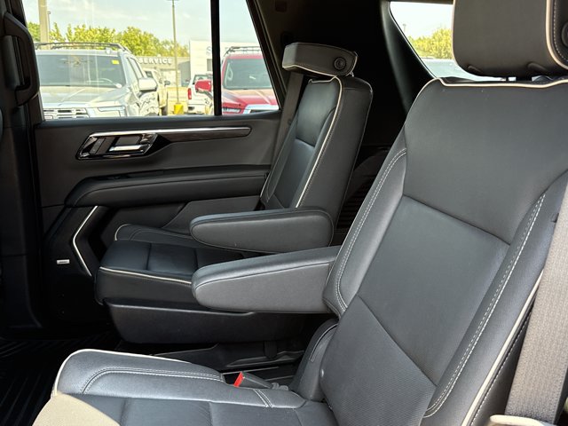 Used 2025 Chevrolet Tahoe Premier AWD/4WD image 6