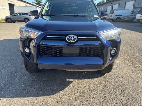 Used 2024 Toyota 4Runner SR5 AWD/4WD image 26