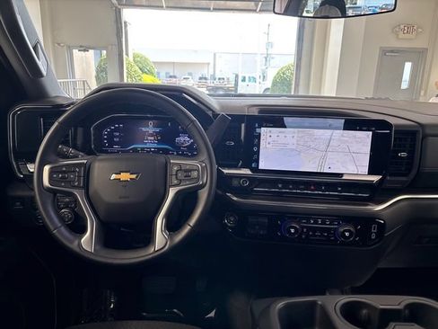 Used 2025 Chevrolet Silverado 2500 LT w/ Convenience Package AWD/4WD image 18