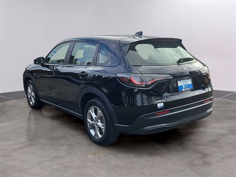 Certified 2023 Honda HR-V LX image 6