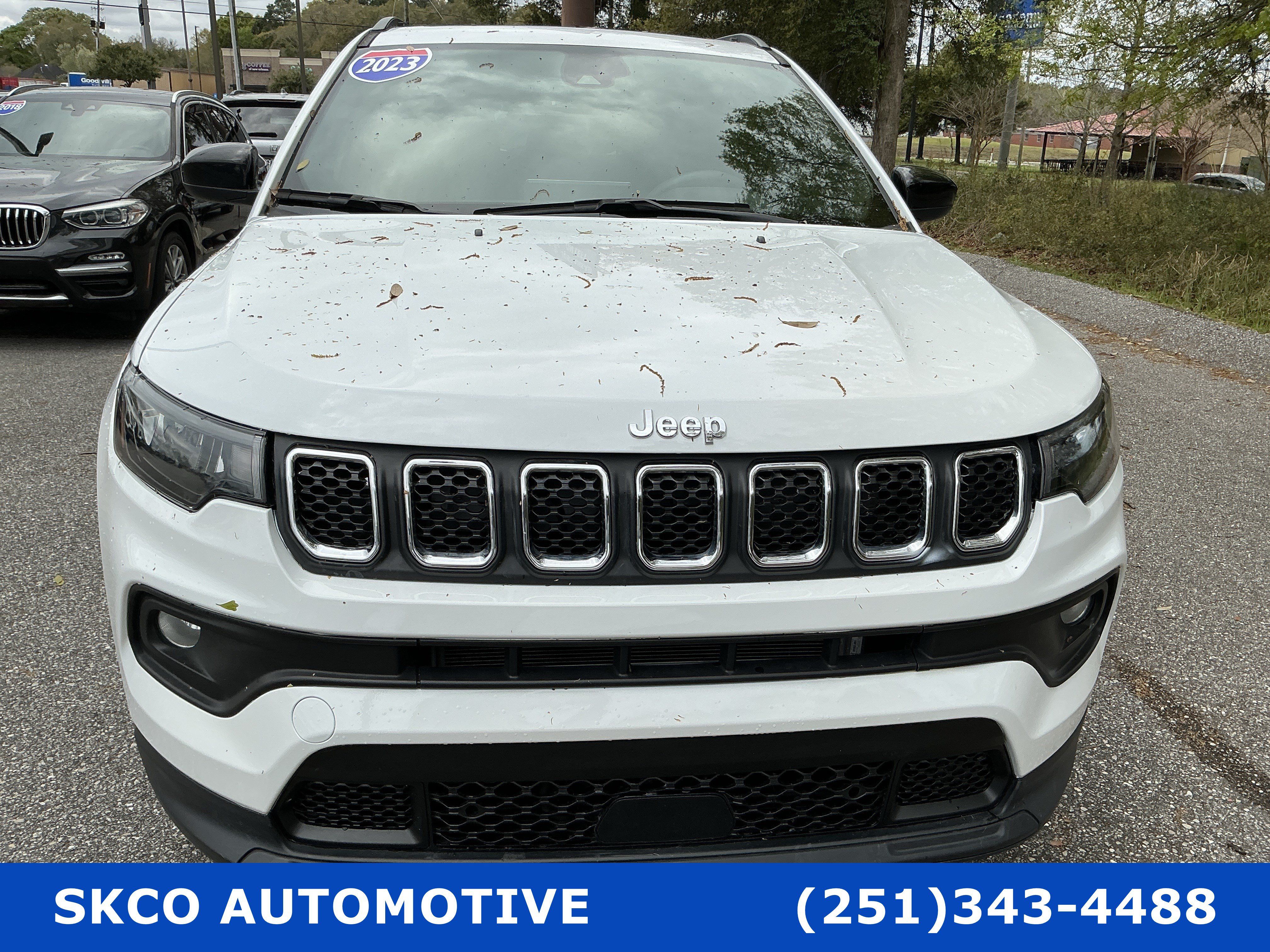 Used 2023 Jeep Compass Latitude w/ Sun and Sound Group AWD/4WD image 8
