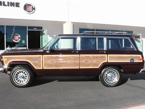 Used 1989 Jeep Grand Wagoneer image 19