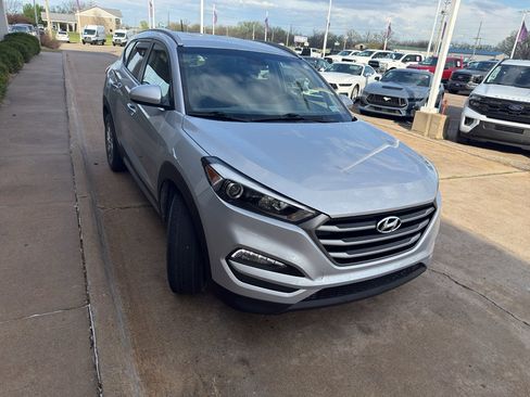 Used 2017 Hyundai Tucson SE image 3