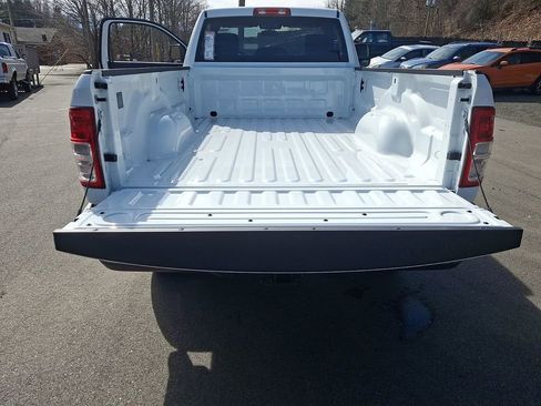 Used 2024 RAM 2500 Tradesman w/ Chrome Appearance Group AWD/4WD image 29