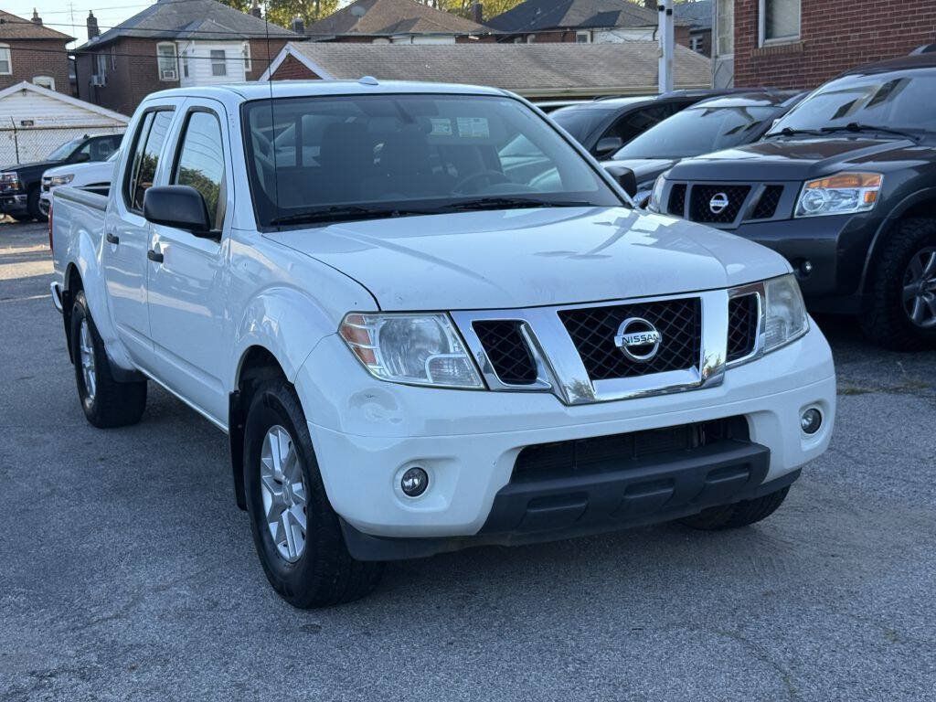 Used 2017 Nissan Frontier SV w/ SV Value Truck Package RWD image 3