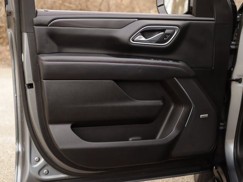 Used 2022 Chevrolet Suburban RST w/ Luxury Package image 26