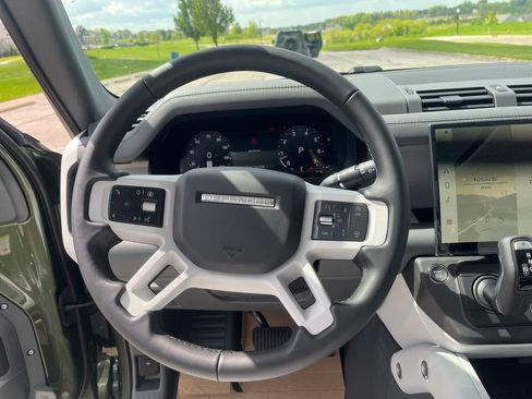 New 2026 Land Rover Defender 110 X-Dynamic SE AWD/4WD image 14