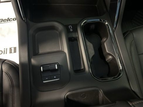 Used 2025 GMC Sierra 3500 AT4 w/ AT4 Premium Plus Package image 25