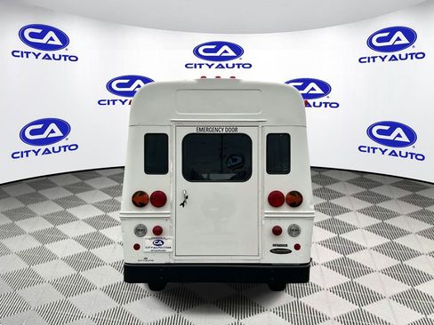 Used 2004 GMC Savana 3500 w/ School Bus Package image 5