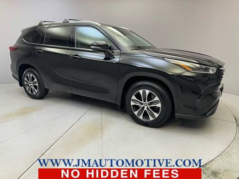 Used 2021 Toyota Highlander XLE image 7