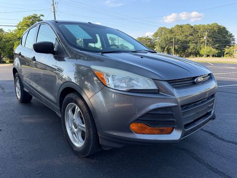 Used 2014 Ford Escape S FWD image 4