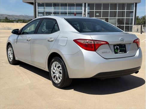 Used 2018 Toyota Corolla LE FWD image 6