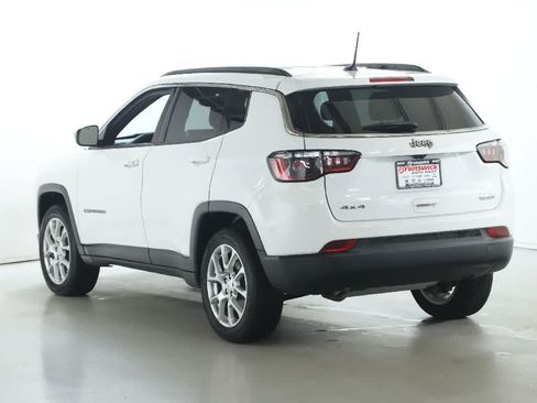 Used 2024 Jeep Compass Latitude AWD/4WD image 34