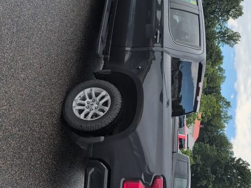 Used 2023 Chevrolet Silverado 1500 RST AWD/4WD image 4