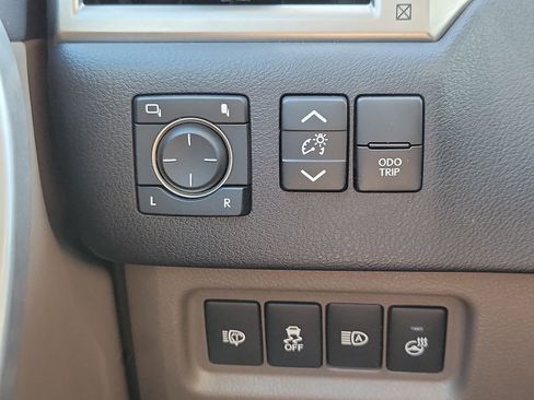 Used 2021 Lexus GX 460 Premium w/ Premium Package image 30